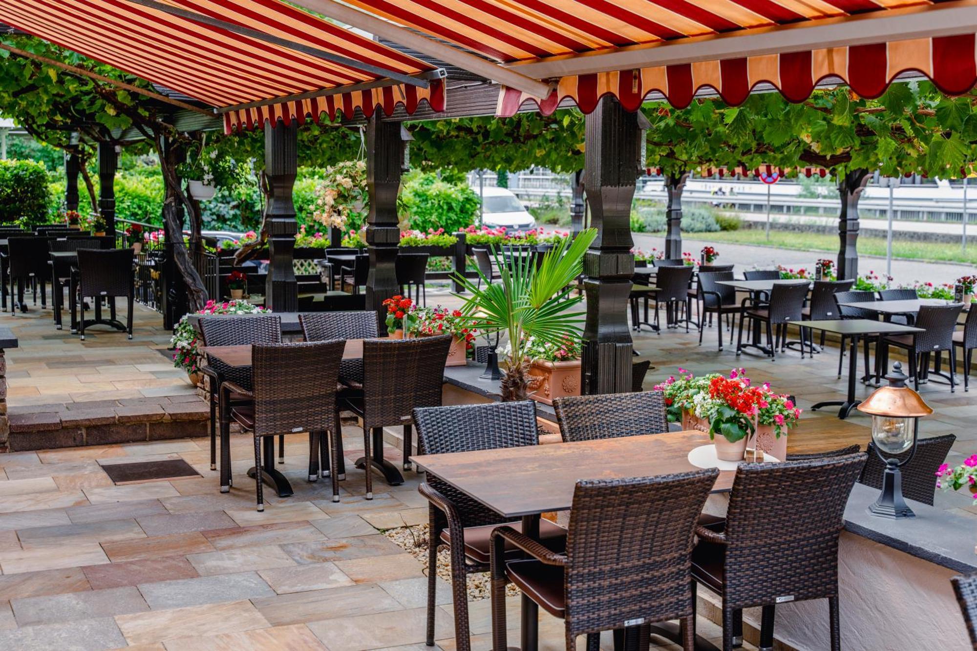 Hotel Unter Den Linden Ruedesheim am Rhein Exterior photo